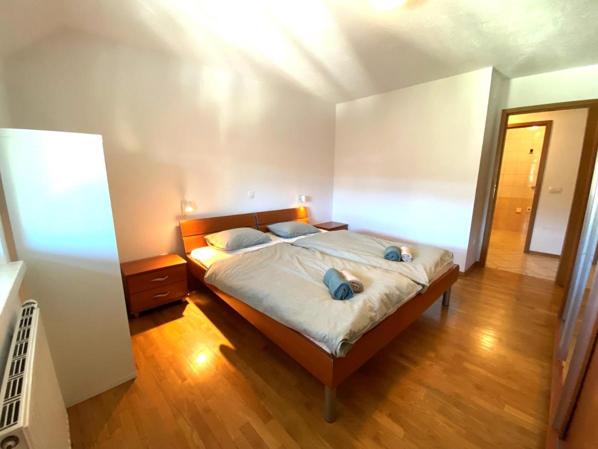 Apartment Above Lake 블레드 외부 사진