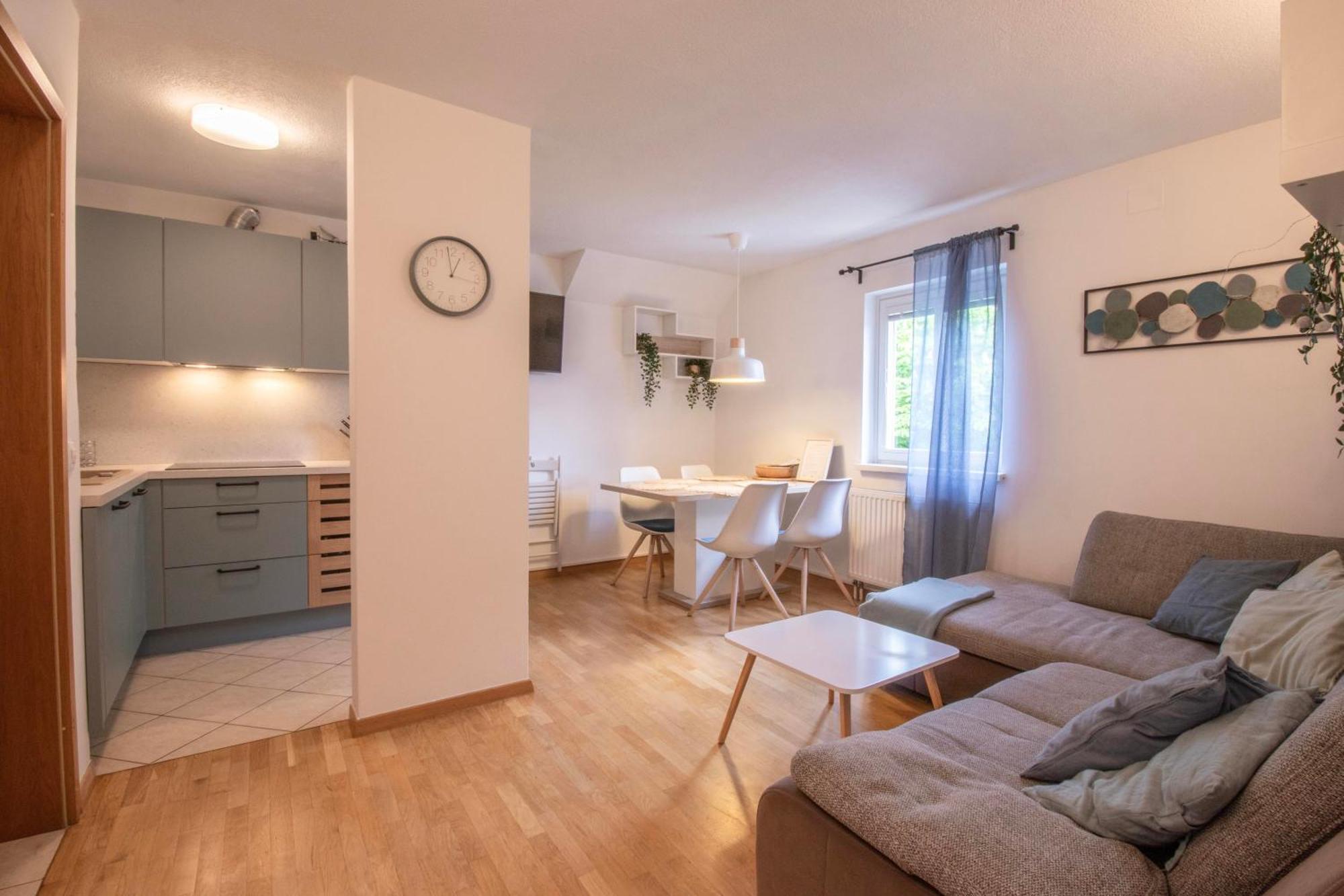 Apartment Above Lake 블레드 외부 사진