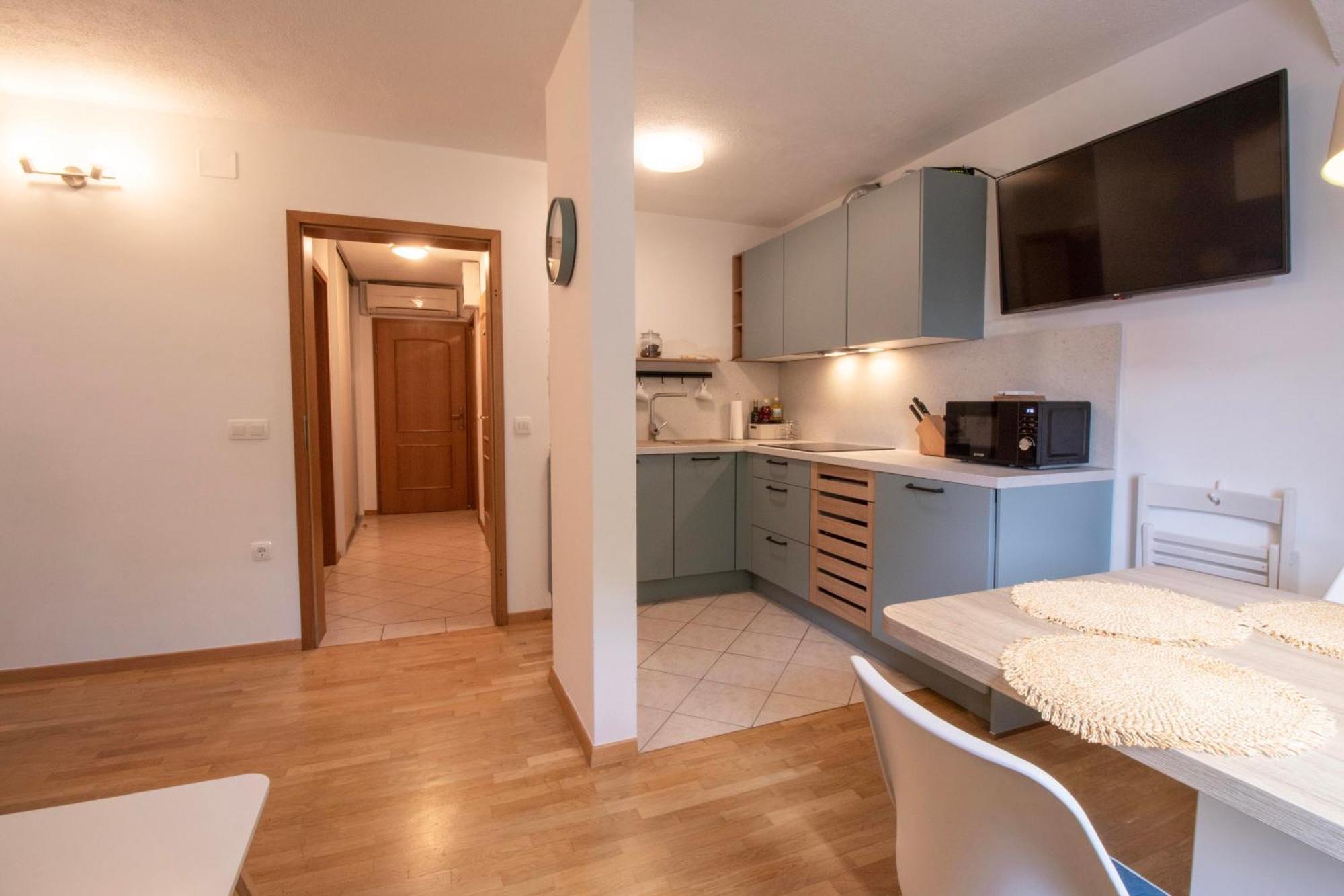 Apartment Above Lake 블레드 외부 사진